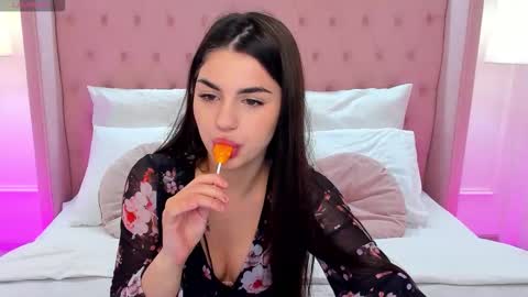 Helen online show from November 1, 1:43 pm