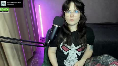 Red online show from November 6, 7:28 pm