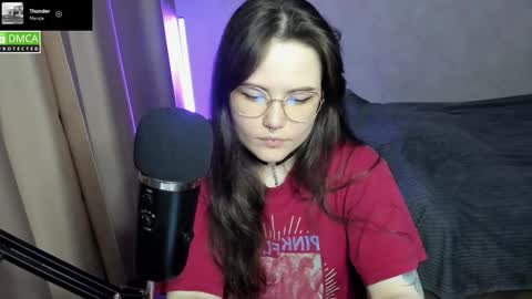 Red online show from February 17, 9:10 pm