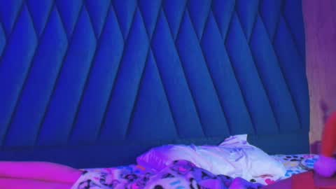 H E L L   AND  D A N T E online show from November 30, 2:40 am