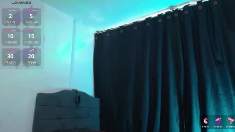 Snapshot of hellcat_xx chatting on September 26, 9:23 pm CROW online show from September 26, 9:23 pm