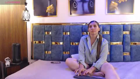 Hellen.  online show from April 9, 6:19 am