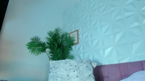 Snapshot of hellen_sky_ chatting on October 7, 7:10 pm hellen online show from October 7, 7:10 pm