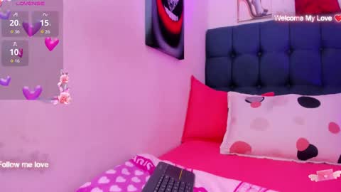 Snapshot of hellen_starx chatting on October 8, 5:24 am hellen_starx online show from October 8, 5:24 am