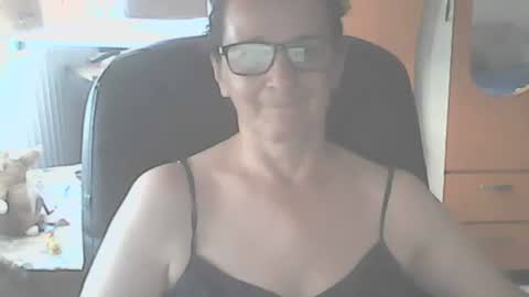 hellenmarie online show from June 29, 4:39 pm