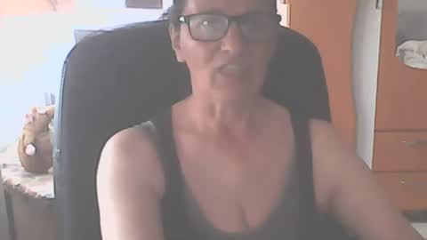 hellenmarie online show from June 16, 10:19 am