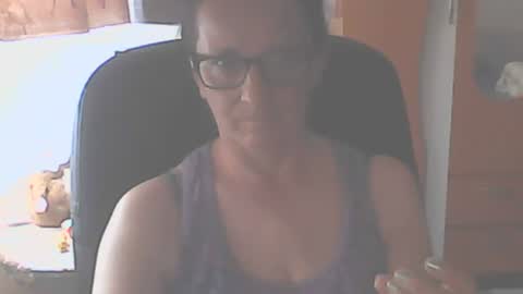 hellenmarie online show from July 28, 10:35 am