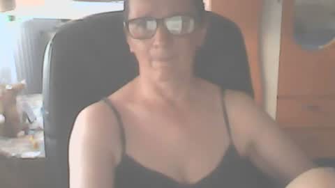 hellenmarie online show from June 28, 5:09 pm