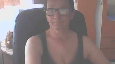 hellenmarie online show from June 19, 10:32 am