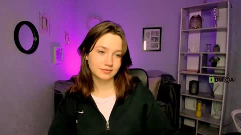 Helli online show from March 12, 8:09 pm