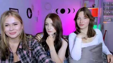 Helli online show from September 10, 7:37 pm