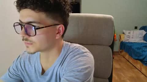 Remy online show from November 26, 3:09 pm