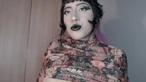 Snapshot of hello_demonkitty chatting on September 18, 8:35 pm SIMONA  online show from September 18, 8:35 pm