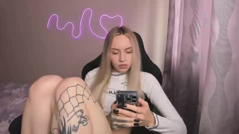 Lisa online show from May 24, 1:50 pm
