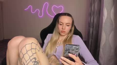 Lisa online show from May 4, 4:57 pm