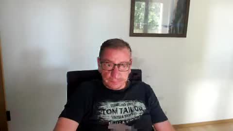 HelloItMe online show from July 8, 11:02 am