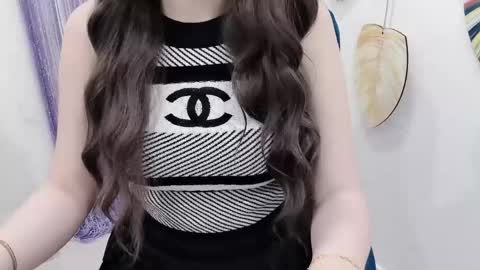 hellokitty_sexy online show from May 6, 1:11 am