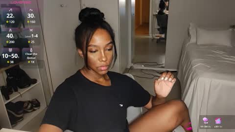 Snapshot of hellsd97 chatting on March 1, 12:50 am hellsd97 online show from March 1, 12:50 am