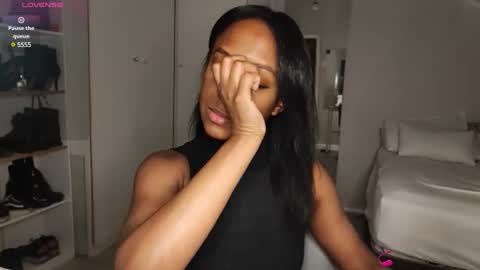 Snapshot of hellsd97 chatting on January 21, 2:11 am hellsd97 online show from January 21, 2:11 am