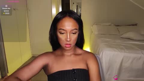 Snapshot of hellsd97 chatting on February 11, 1:20 am hellsd97 online show from February 11, 1:20 am