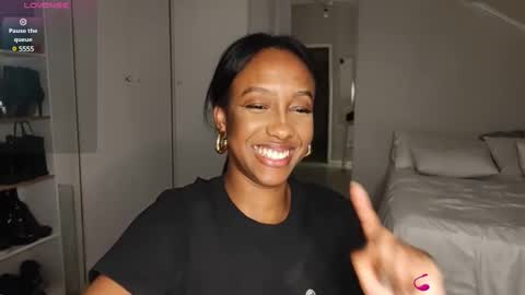 Snapshot of hellsd97 chatting on January 25, 1:43 am hellsd97 online show from January 25, 1:43 am