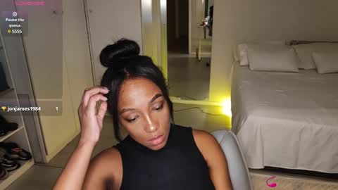 Snapshot of hellsd97 chatting on February 25, 3:09 am hellsd97 online show from February 25, 3:09 am