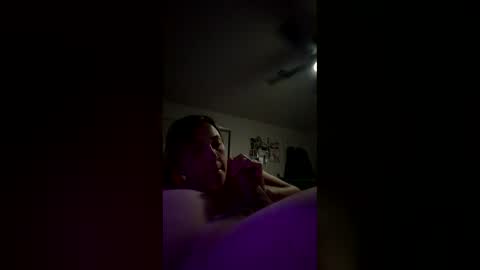 helovesthispussy420 online show from April 23, 3:58 am