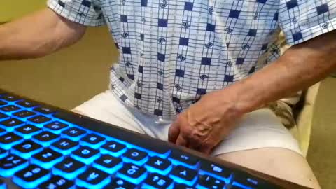 Helvell online show from August 8, 1:48 am
