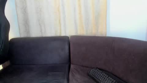 Snapshot of henrik_senn chatting on October 17, 2:48 am henrik_senn online show from October 17, 2:48 am