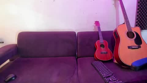 Snapshot of henrik_senn chatting on December 11, 12:23 pm henrik_senn online show from December 11, 12:23 pm