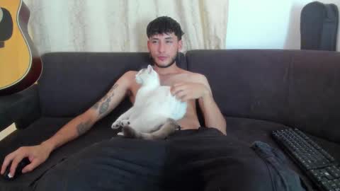 Snapshot of henrik_senn chatting on September 20, 10:57 pm henrik_senn online show from September 20, 10:57 pm