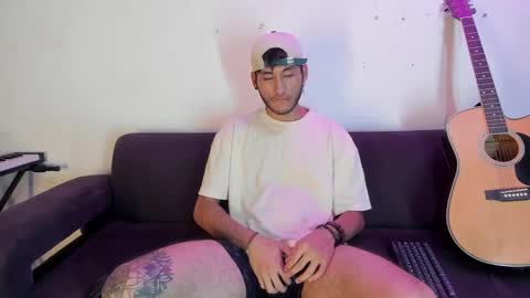 Snapshot of henrik_senn chatting on December 13, 2:32 am henrik_senn online show from December 13, 2:32 am