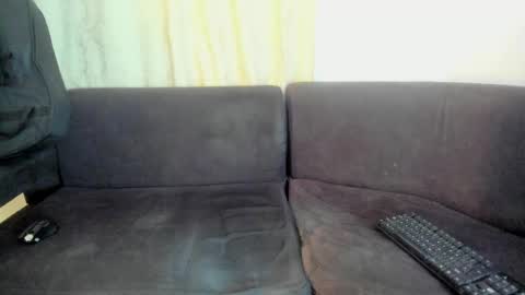 Snapshot of henrik_senn chatting on October 1, 2:21 am henrik_senn online show from October 1, 2:21 am