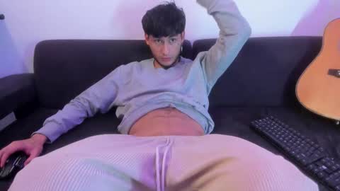 henrik_senn online show from March 18, 8:53 am