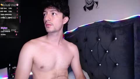 Snapshot of henry_diaz chatting on October 15, 9:43 am Henry   online show from October 15, 9:43 am