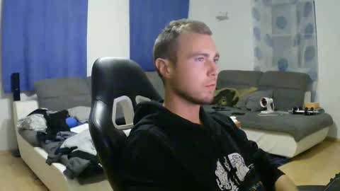 John Pearl online show from October 3, 8:39 pm