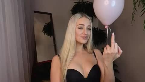 Elise online show from February 17, 2:10 am