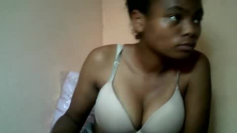 herisse01 online show from May 22, 7:37 am
