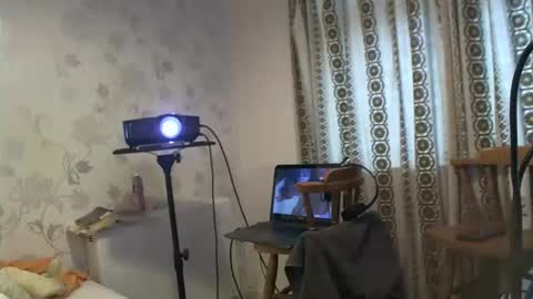 Snapshot of hermeneutika chatting on October 11, 7:24 am mature online show from October 11, 7:24 am