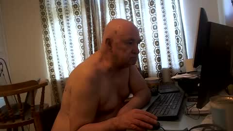 Snapshot of hermeneutika chatting on February 26, 10:27 am mature online show from February 26, 10:27 am