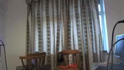 Snapshot of hermeneutika chatting on October 6, 6:53 am mature online show from October 6, 6:53 am