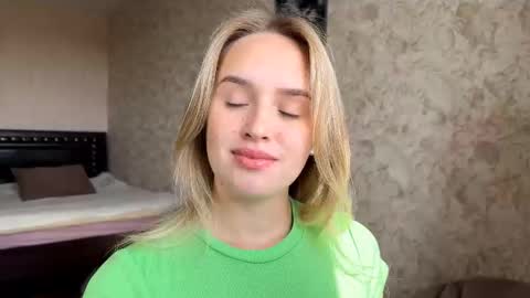 Sylvia online show from October 1, 8:13 am