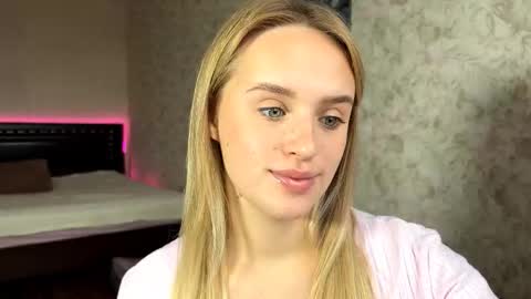 Sylvia online show from October 13, 8:38 am