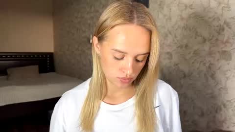 Sylvia online show from September 23, 8:08 am