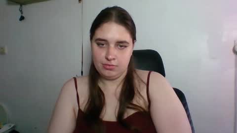 Snapshot of hess_luna_ chatting on October 16, 9:31 am hess_luna_ online show from October 16, 9:31 am
