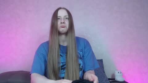 Snapshot of hesssa chatting on February 9, 2:40 pm Hesssa Prime time The broadcasts start at 3am and 3 pm London time online show from February 9, 2:40 pm