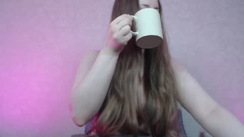 Snapshot of hesssa chatting on January 23, 5:13 am Hesssa Prime time The broadcasts start at 3am and 3 pm London time online show from January 23, 5:13 am