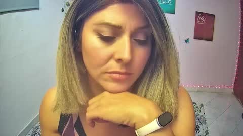 Hestesiaxx online show from January 9, 3:01 am