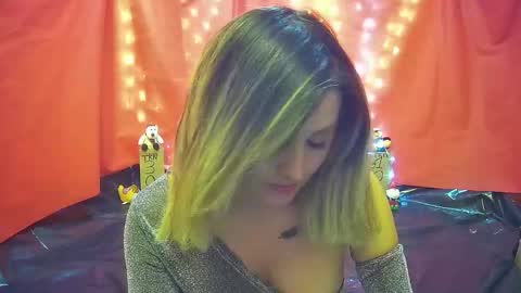 Hestesiaxx online show from December 17, 2:18 am