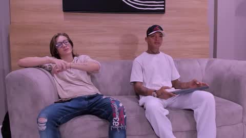 heteros men online show from February 3, 2:21 pm